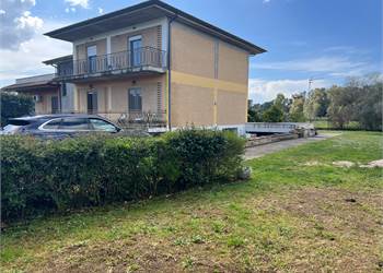 ABITAZIONE INDIPENDENTE CON RUSTICO E GIARDINO PICCARELLO