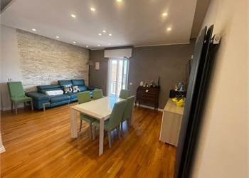 Nuovo e luminosissimo 