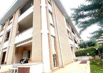 Appartamento 3 camere con giardino
